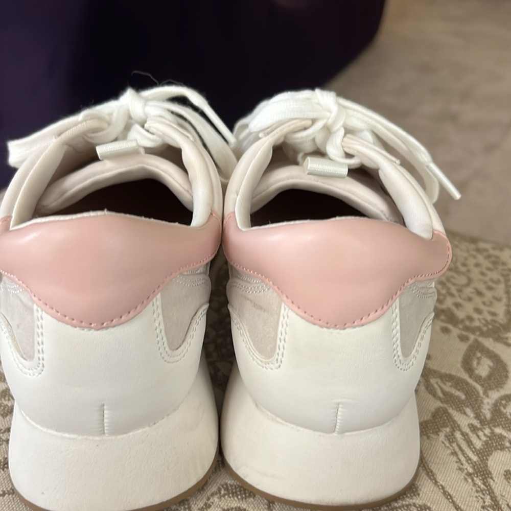 Universal Thread Tennis shoes - Picture 3 of 10